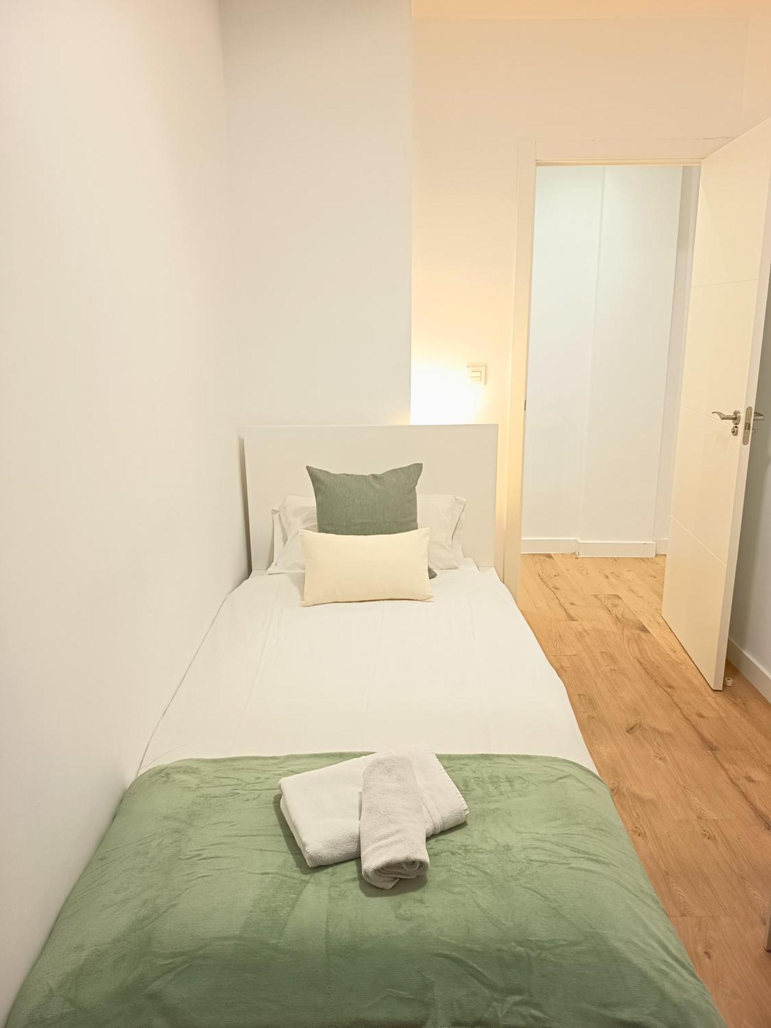 Modern Plaza De Toros Apartment With Free Parking 格拉纳达 外观 照片